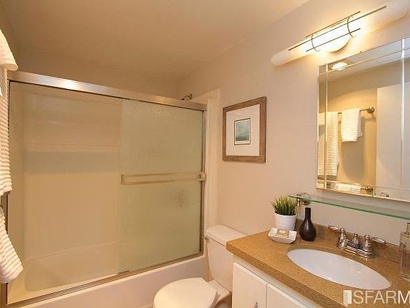 5th image of 601 Van Ness Ave APT 1006