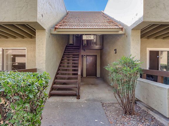 3rd image of 309 Tradewinds Dr APT 14