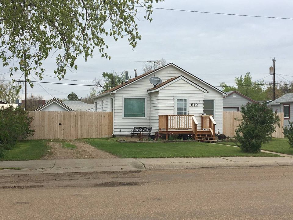 1st image of 812 5th Ave N