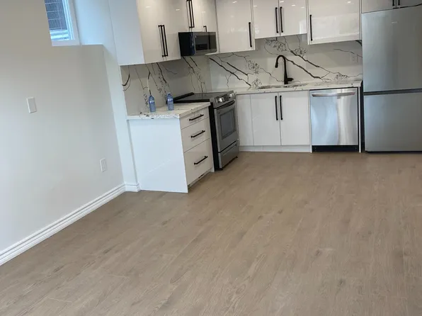 134 Kemano Rd #Basement, Aurora, ON L4G 4P9