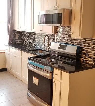 3rd image of 416 Woodward Ave APT 3R