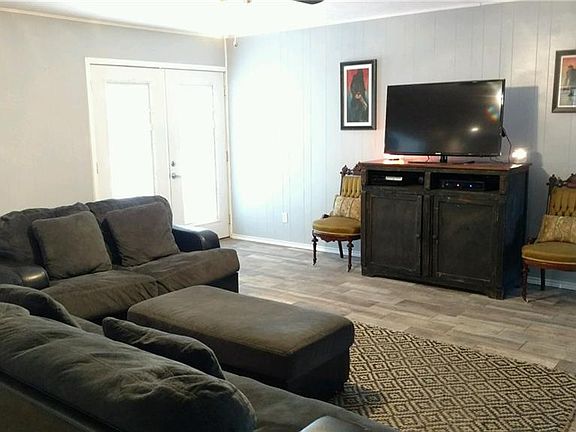 3rd image of 3837 Delmas Dr
