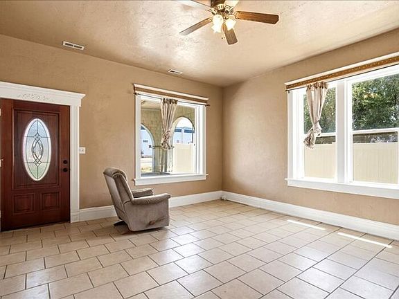 5th image of 1001 N Main St