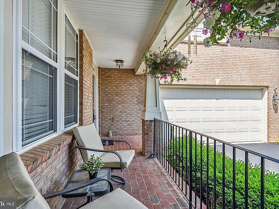 4th image of 8706 Flowering Dogwood Ln