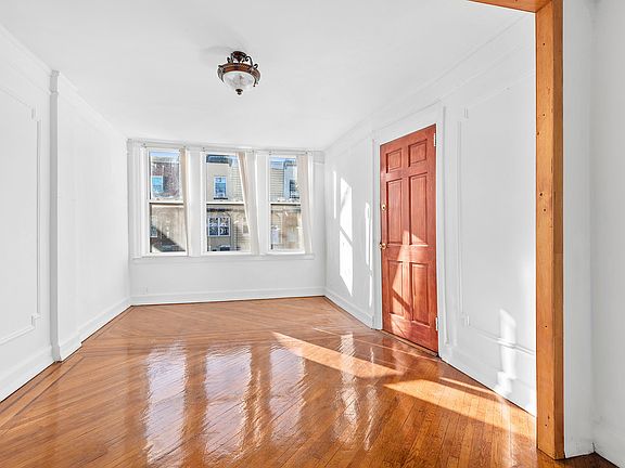2nd image of 127 E 29th St