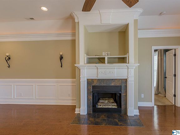 3rd image of 107 Woodvale Dr