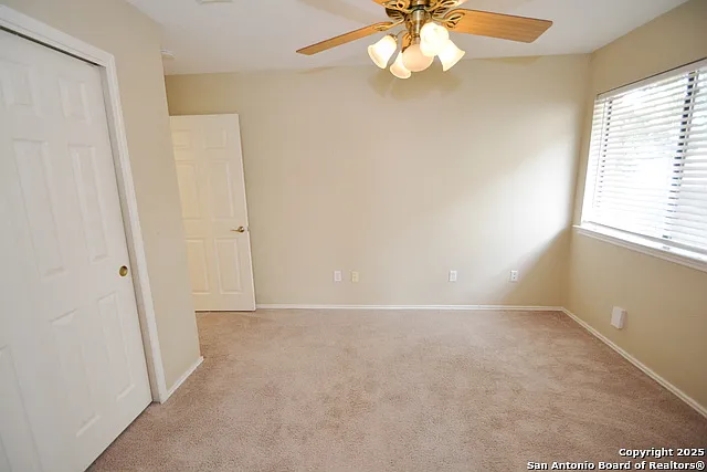 1011 Hedgestone Dr — Photo 9