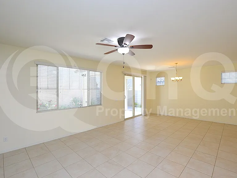 145 E Bluejay Dr — Photo 8