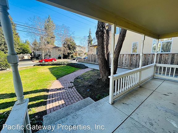 3rd image of 1173 Curtiss Ave