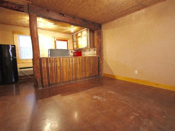 557 N Limestone APT 1