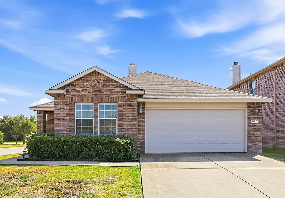 506 Eisenhower Ln