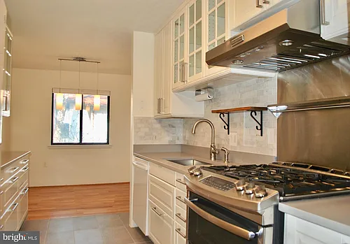 2850 Dover Ln #203 Photo 1