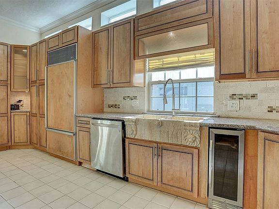 3rd image of 5511 Dumfries Dr