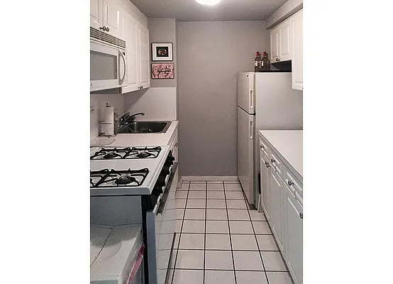 Rented by Warburg | media 9