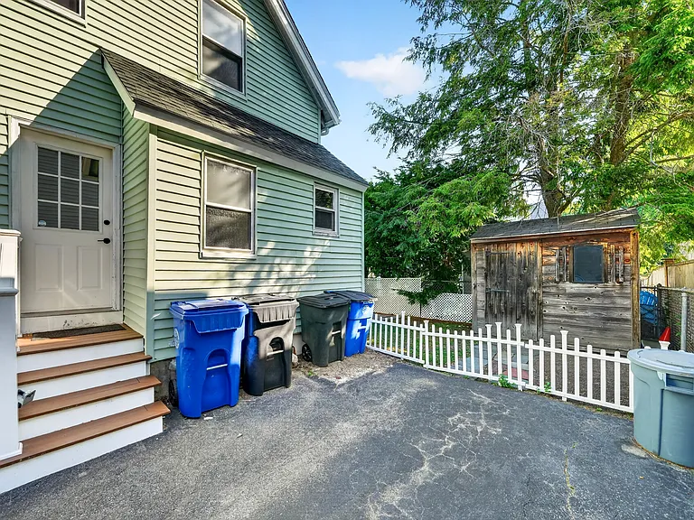 53 Henderson St — Photo 34