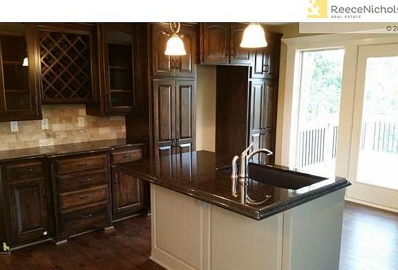 2nd image of 8823 N Norton Ave