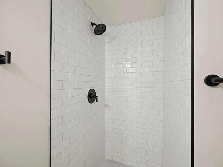 1407 Clover St — Photo 11