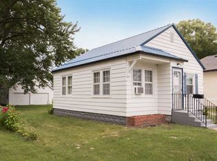420 E Van Buren St, Washington, IA 52353