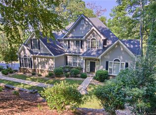 12 Hearthstone Dr, Asheville, NC 28803