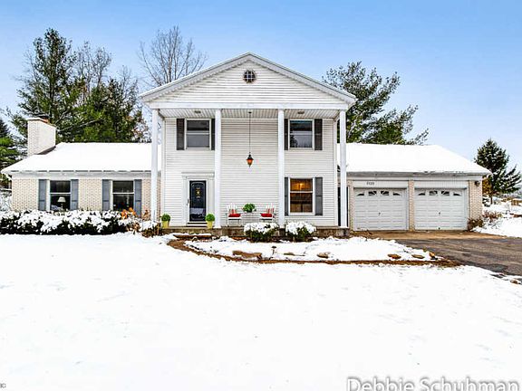 2nd image of 3125 Woodsboro Dr NE