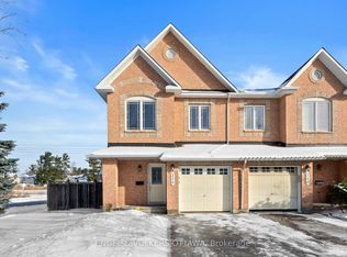 238 Forestbrook St, Ottawa, ON K2K 0B4