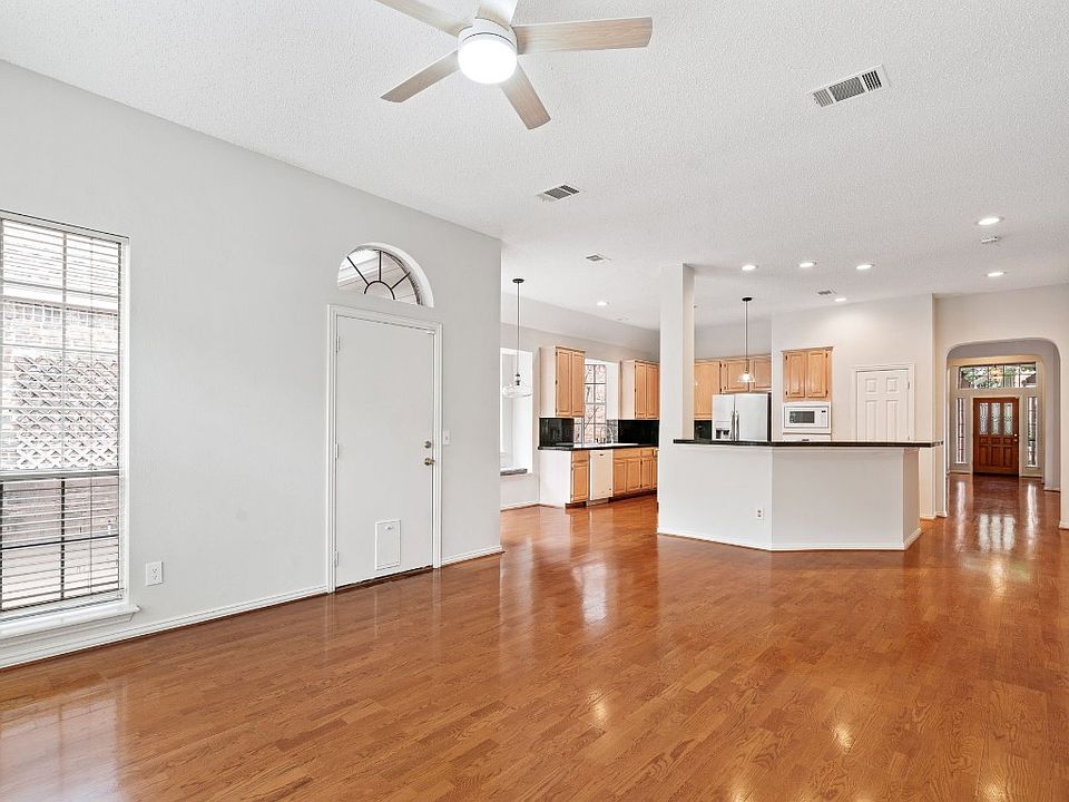 4035 Azure Ln, Addison, TX 75001 MLS 20403182 Zillow