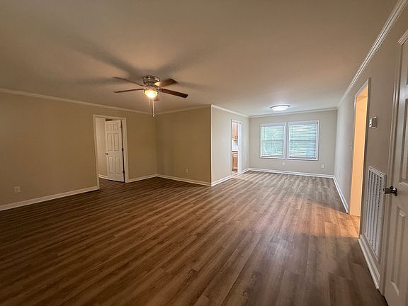 4th image of 303 17th Ave S