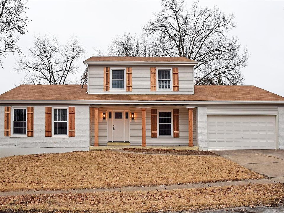 2nd image of 849 Hollyridge Dr