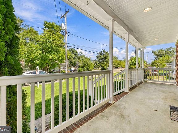 4th image of 115 Riverside Rd