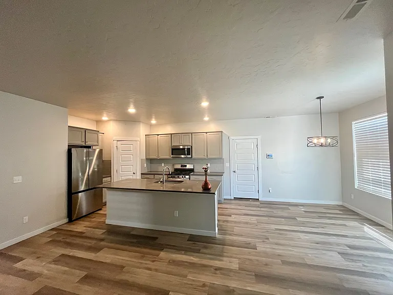 1209 W Davenport St — Photo 6