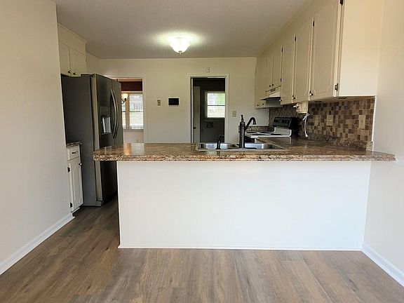 5th image of 1110 Northlake Dr