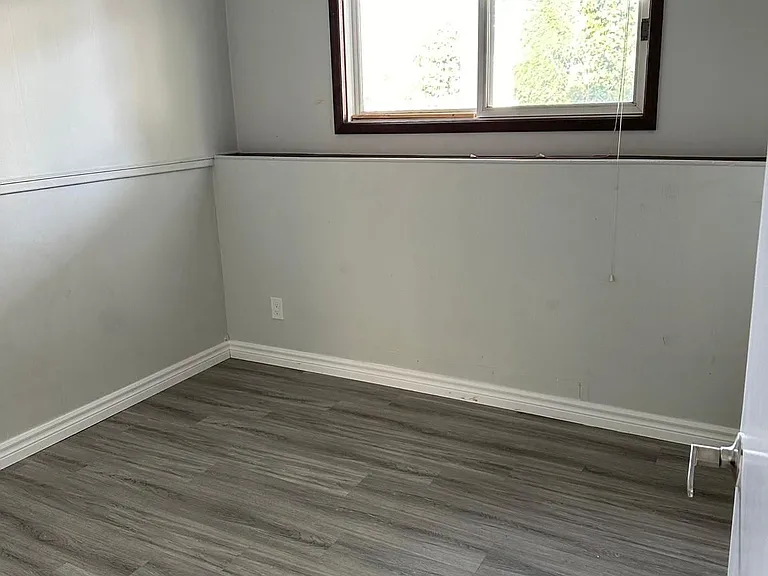73 Park St N #BASEMENT — Photo 10