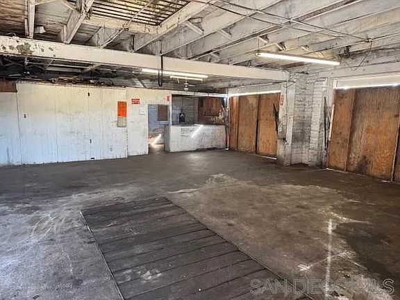 4th image of 212 Evans St