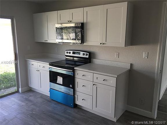 2nd image of 637 SW 3rd Ave