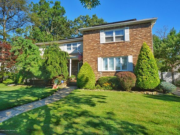 4th image of 285 Albourne Ave