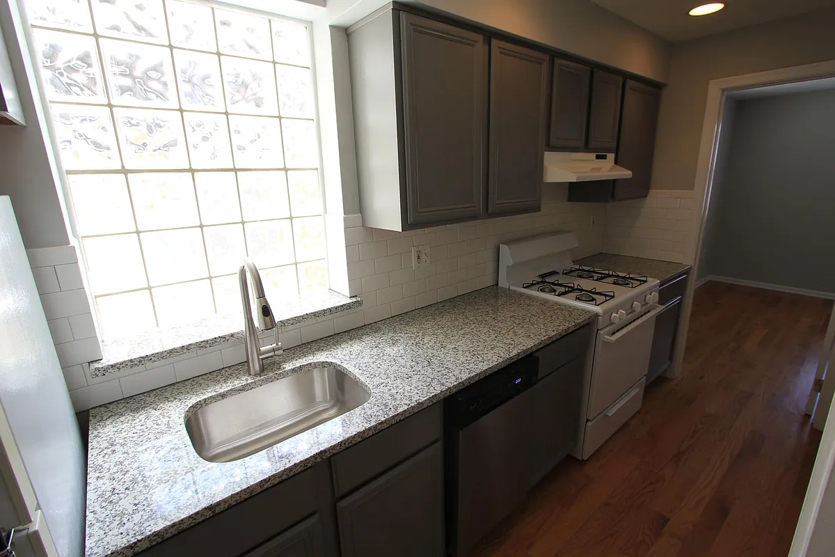 Building Photo - 764 S 15th St #2