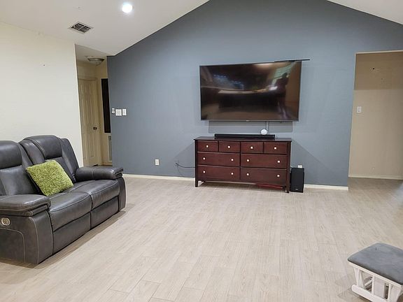 4th image of 2024 Nightingale Ave