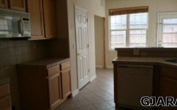 4th image of 295 Vista Valley Dr