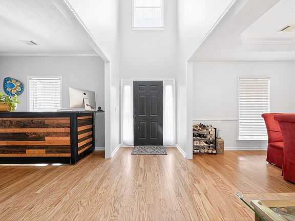 5th image of 10314 Whisper Glen Dr