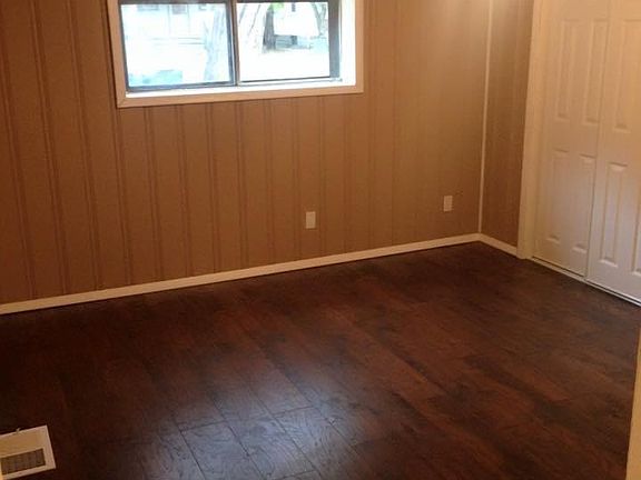 3rd image of 724 Campbell Ave