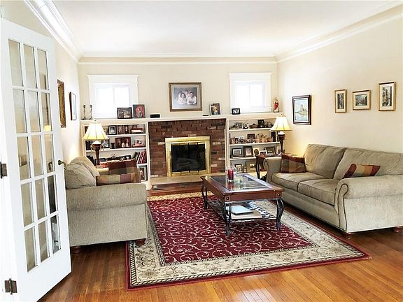 5th image of 430 N Main St