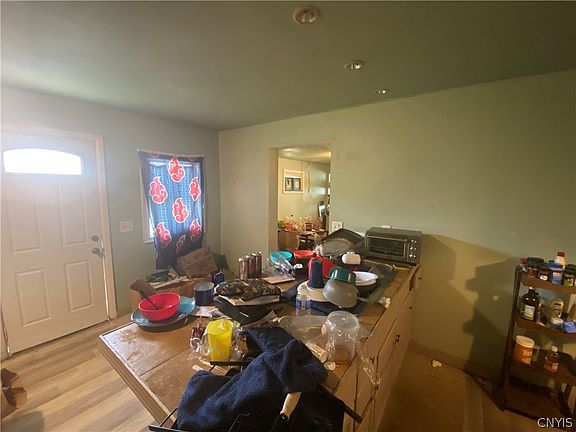 5th image of 106 Seward St