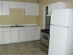 1st image of 1808 Holmes St