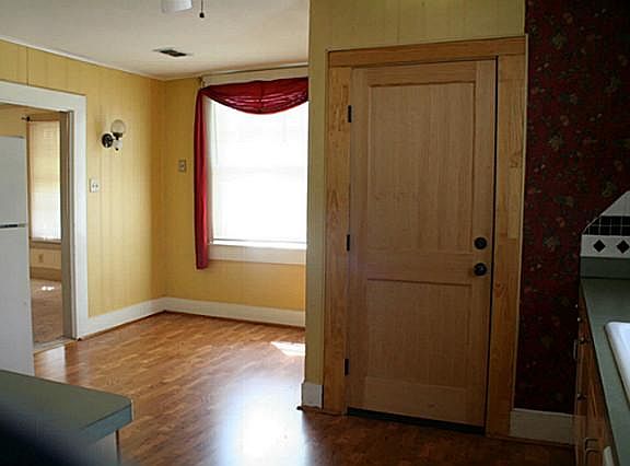 2nd image of 501 E McFarland St