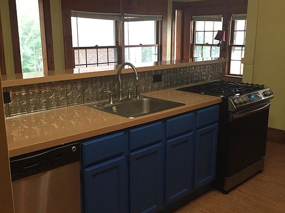 4th image of 12583 Clifton Blvd