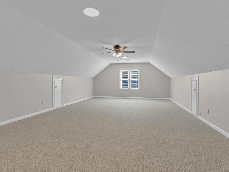 636 Fox Chase Cv N — Photo 31
