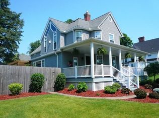 1612 N 4th St, Clinton, IA 52732