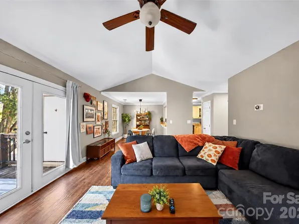 3200 Selwyn Farms Ln APT 7, Charlotte, NC 28209