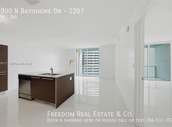 3rd image of 1900 N Bayshore Dr #2207
