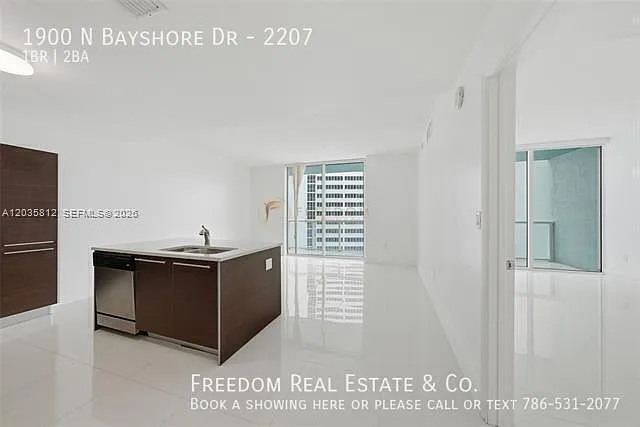 1900 N Bayshore Dr #2207 — Photo 3